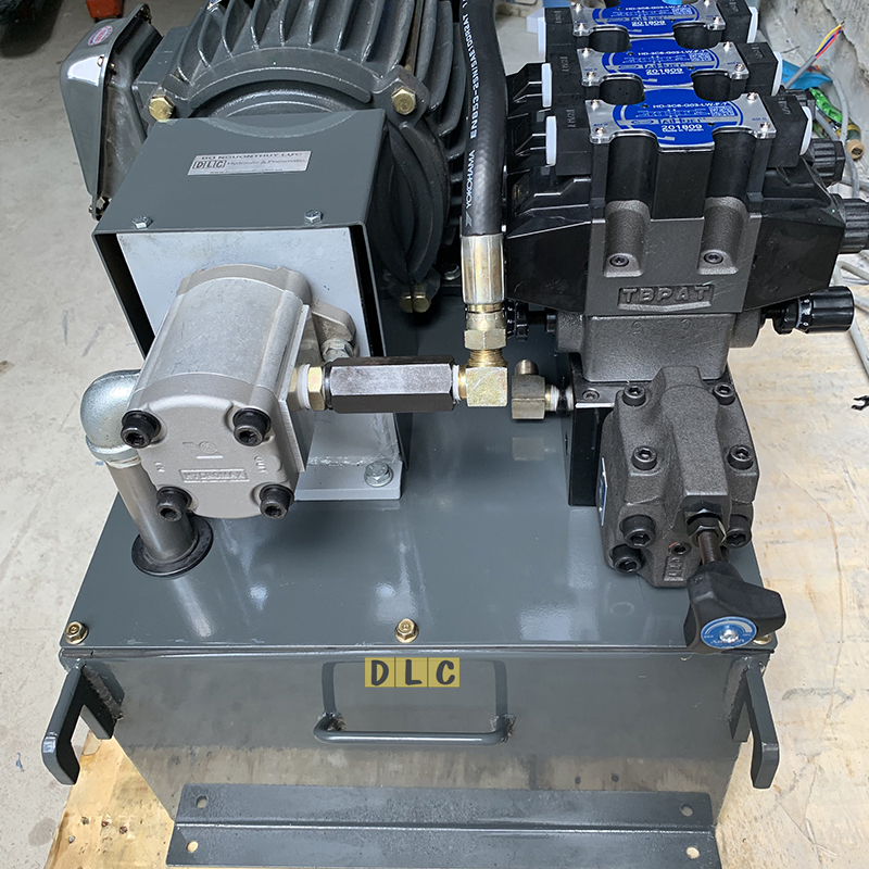 Bơm thủy lực được gắn vào bộ nguồn