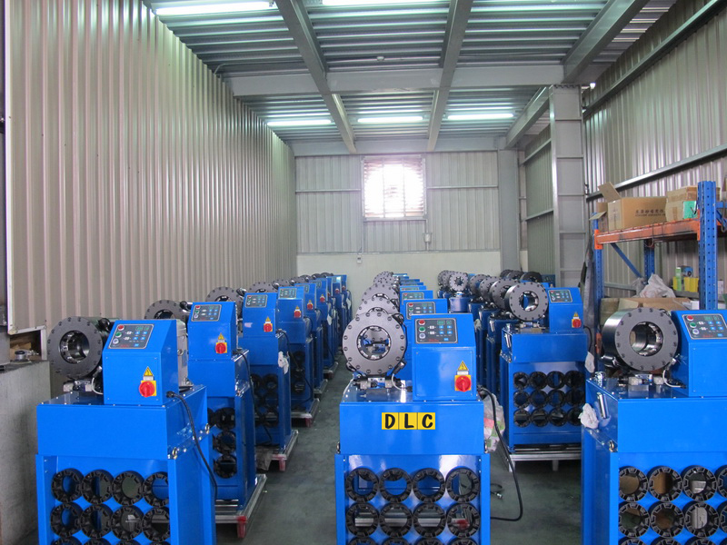 Máy bấm ống thuỷ lực Yeong Long